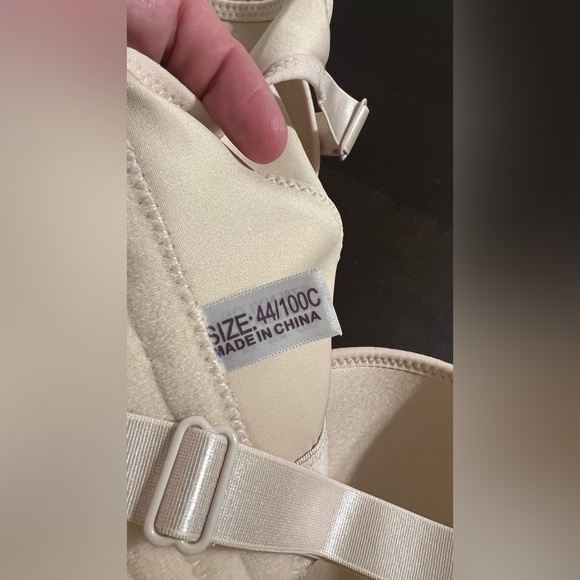 Tan bra with underwire. NWOT. 44C - Picture 3 of 3